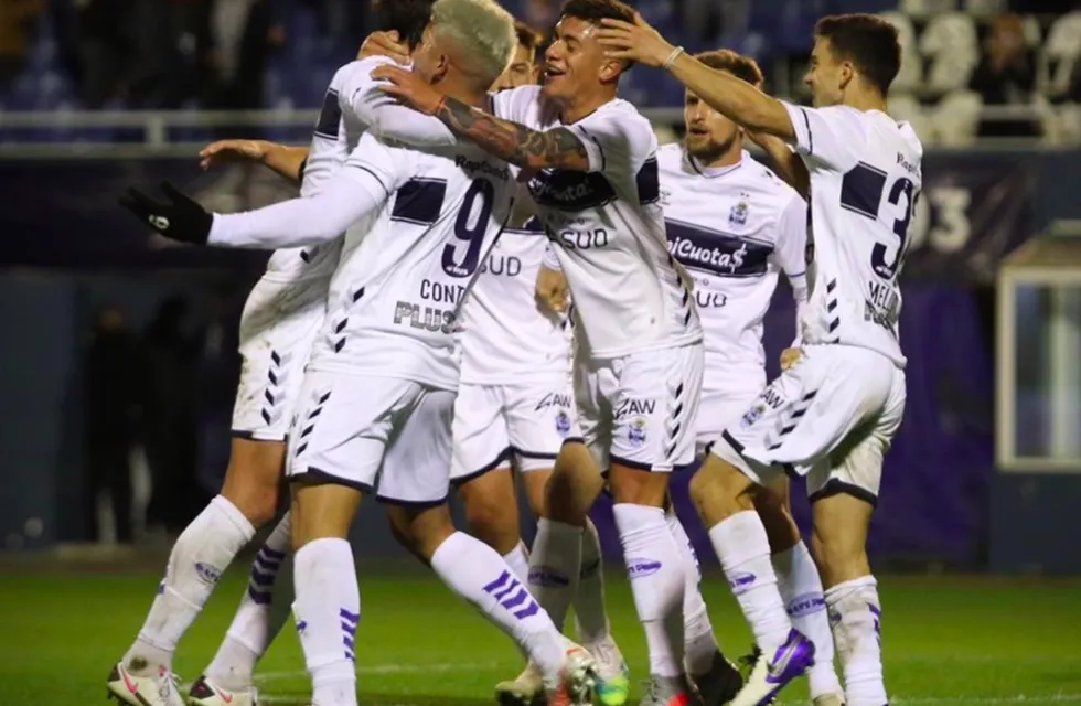 Gimnasia empató sobre el final contra Platense.