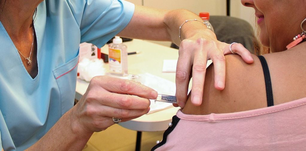 La vacunación a embarazadas alcanzará a una 5 mil mujeres en la provincia.