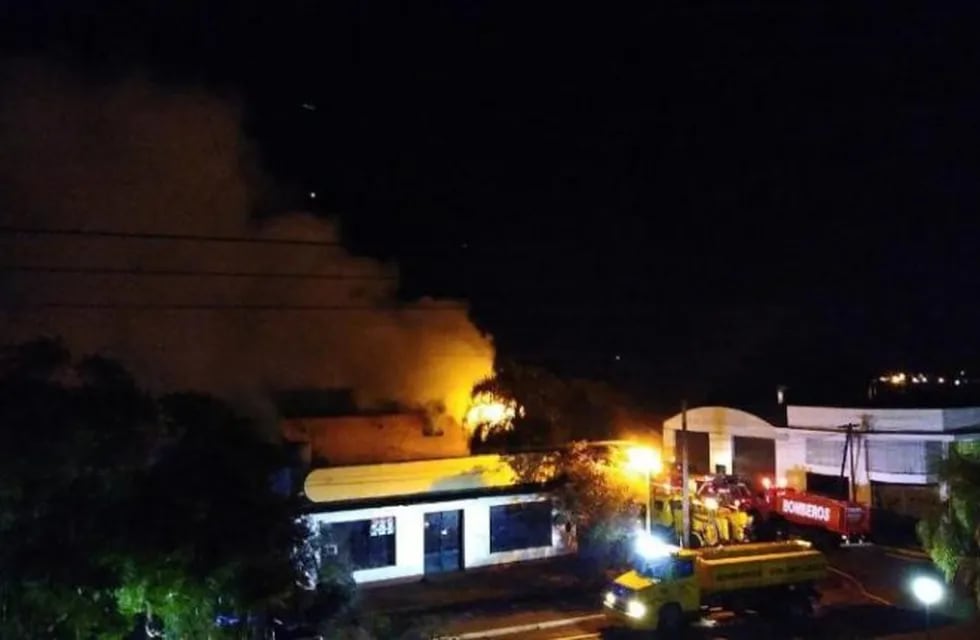 Se incendió una casa de productos químicos en San Vicente