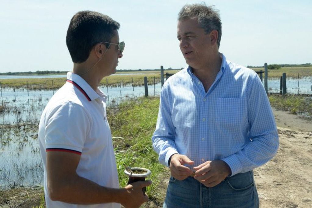 Etchevehere visitó a los productores afectados por la inundación
Santa Fe, Chaco, Corrientes y Santiago del Estero.