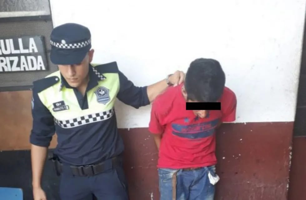 Un peligroso delincuente fue detenido tras asaltar a un joven para robar su bicicleta. (Foto: Policía de Tucumán)