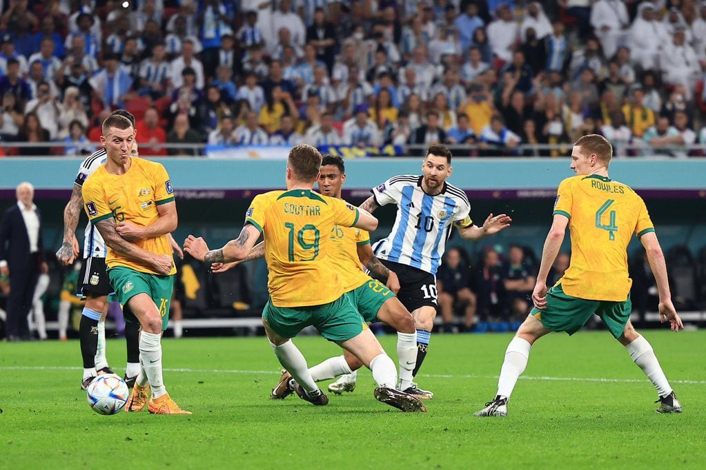 Lionel Messi abrió el marcador para la Selección Argentina ante Australia.