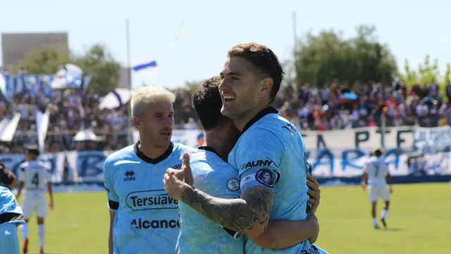 Pablo Vegetti, goleador de Belgrano, anotó el 1 a 0 en el final del primer tiempo ante Guillermo Brown de Puerto Madryn