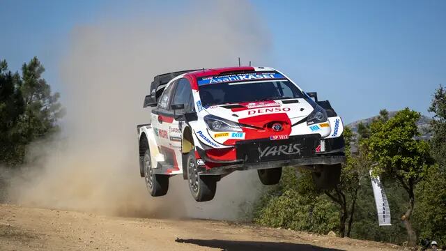 El Toyota Yaris WRC de Ogier, hacia el triunfo.