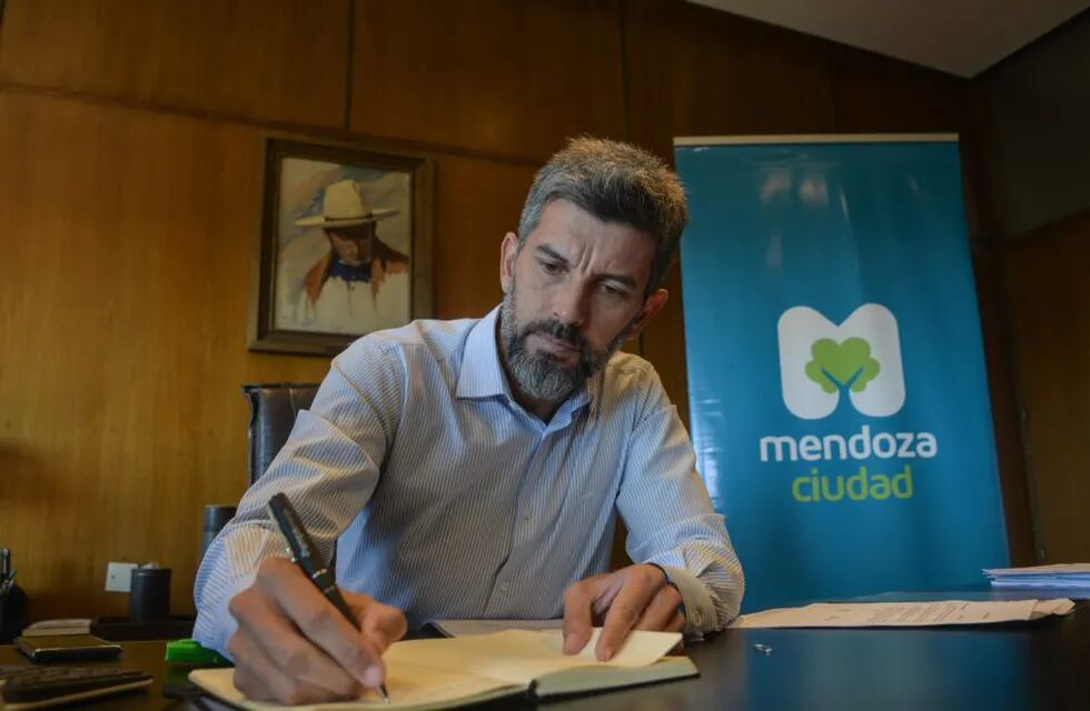 La Unión Comercial e Industrial de Mendoza le reclamó en una carta abierta, al intendente de la Ciudad de Mendoza, Ulpiano Suárez una rebaja en las tasas 2020 y 2021. Gentileza MCM