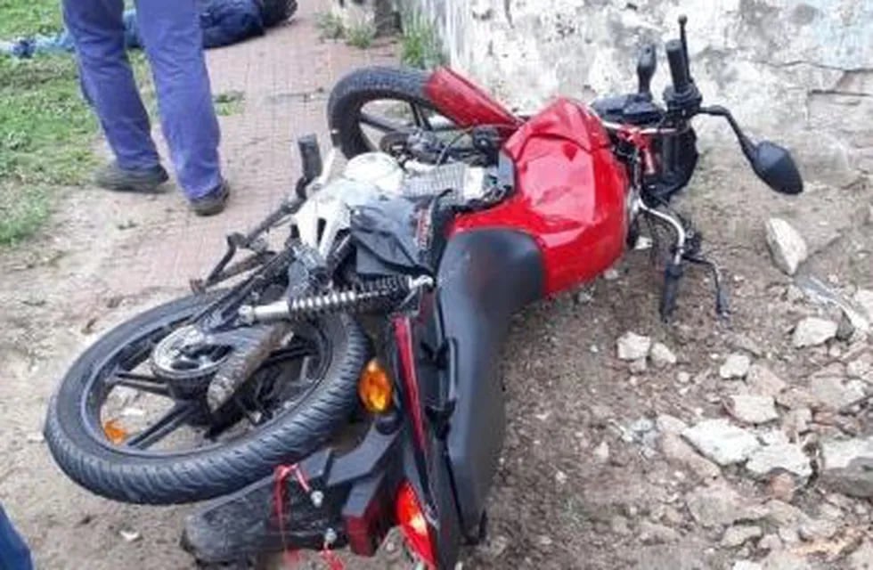 Motochorro resultó herido tras accidentarse luego de cometer un ilícito. (Foto: Corrientes Hoy)