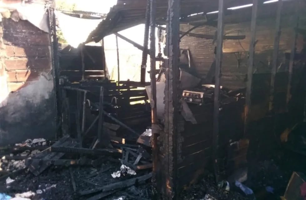 Se incendió una casa en La Plata y murió la mascota de la familia.