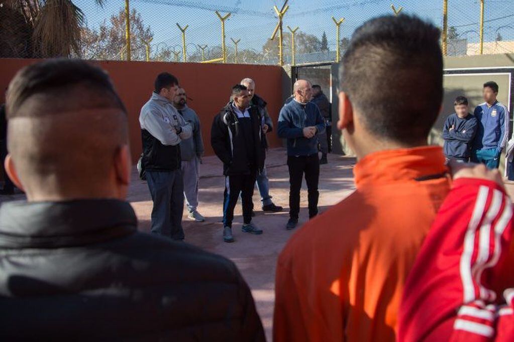 Jonathan Barros visitó el Penal San Felipe.