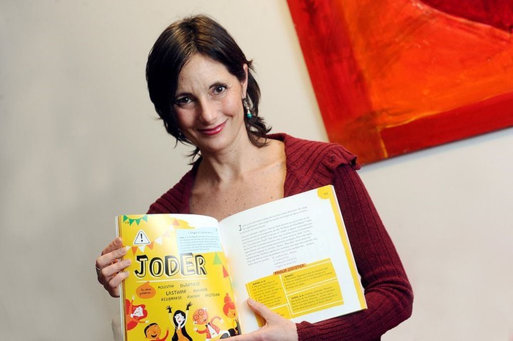 María Laura Dedé tiene publicados unos 30 títulos, entre cuentos y poemas. (Foto: Juan Manuel Foglia)