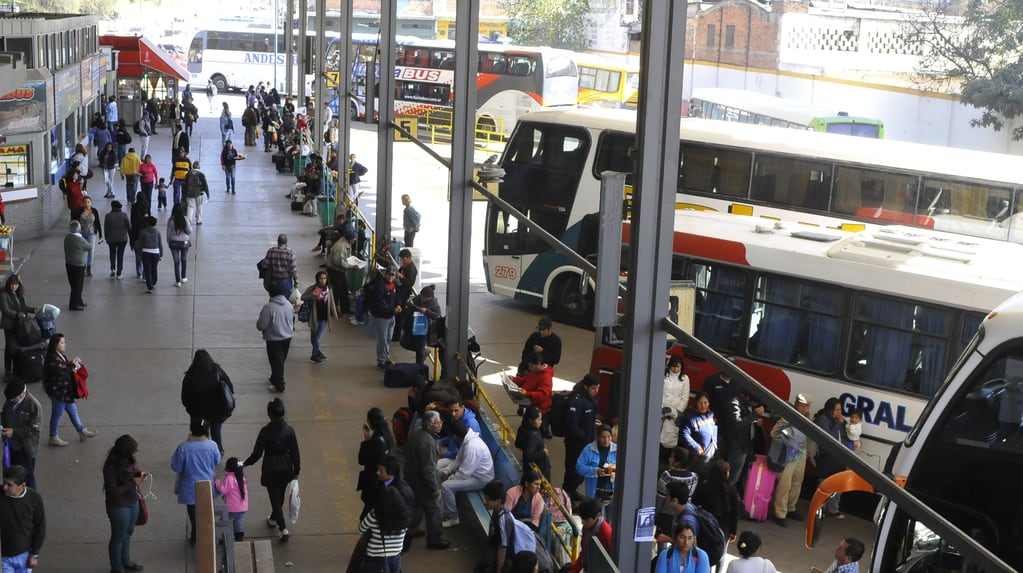 Hasta abril de 2014, la terminal de ómnibus de San Salvador de Jujuy funcionó en las instalaciones de la calle Iguazú esquina Dorrego.