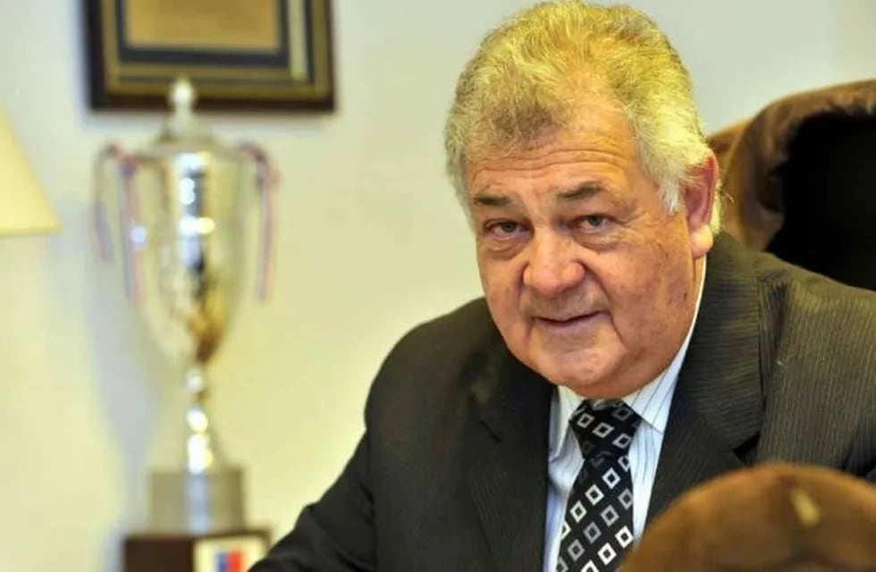El presidente de la Liga Cordobesa, Emeterio Farías durísimo contra el titular de la Agencia Córdoba Deportes.