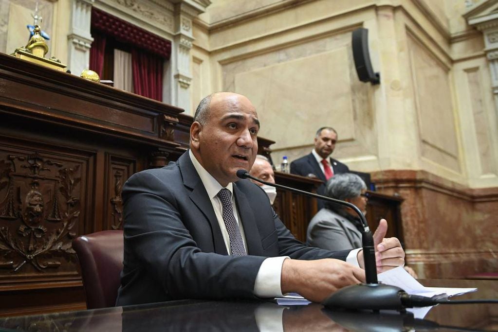 Juan Manzur encabeza la sesión informativa en el Senado (Foto: Comunicación Senado)