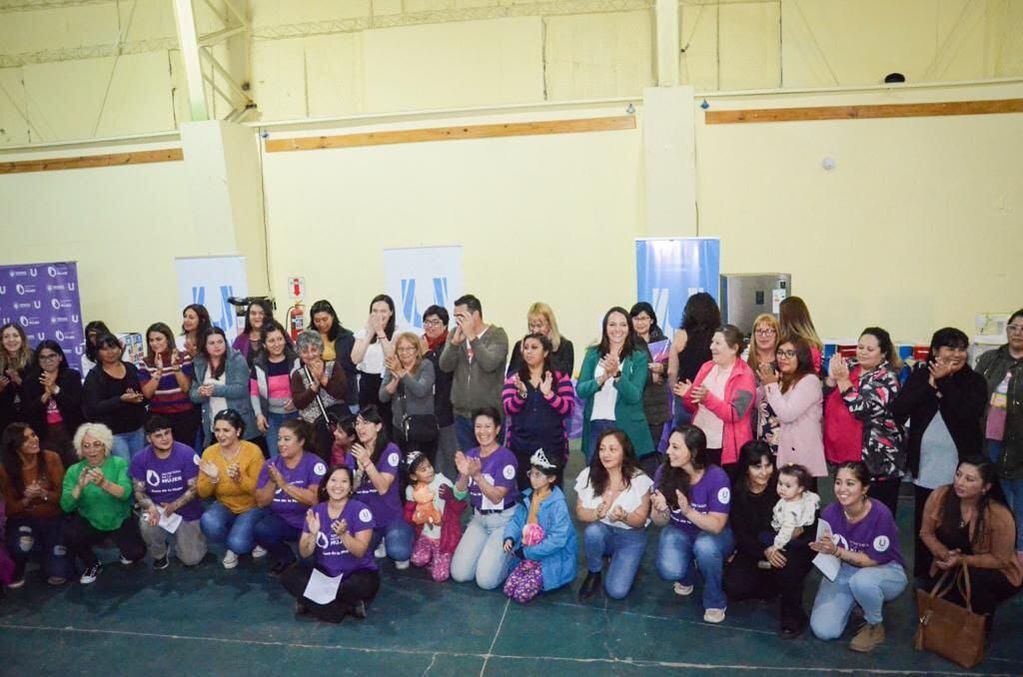 Entregaron más de 100 herramientas e insumos a emprendedoras de Ushuaia
