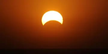 Eclipse solar en las redes del Observatorio Astronómico del Parque del Conocimiento