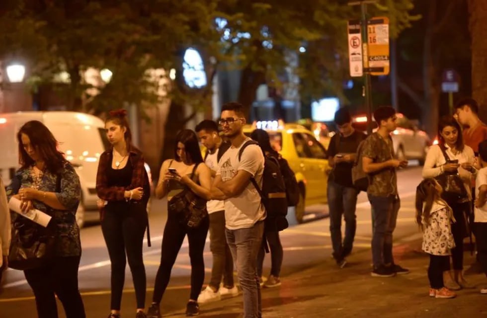 Paro de colectivos en Córdoba este lunes por la noche.