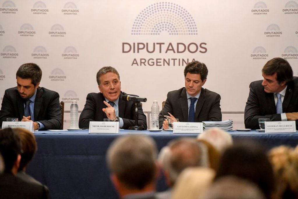 El equipo económico en la presentación del Presupuesto 2019 (AFP)