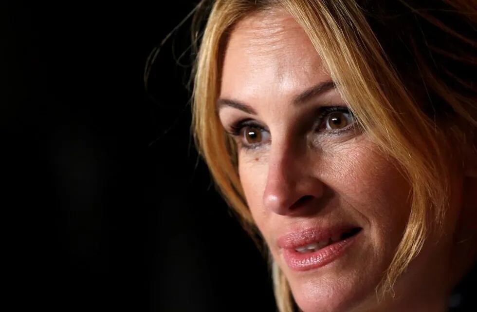 Cast member Julia Roberts attends a news conference for the film \