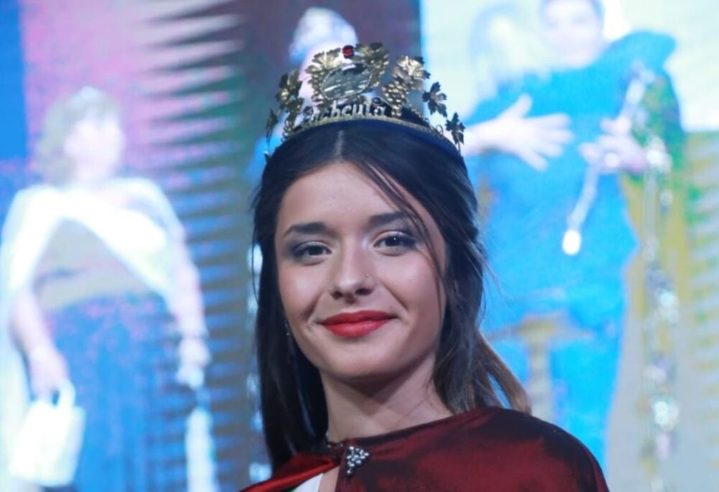 Guadalupe Rocío Pallero fue electa Reina Vendimial por el distrito de Cacheuta.