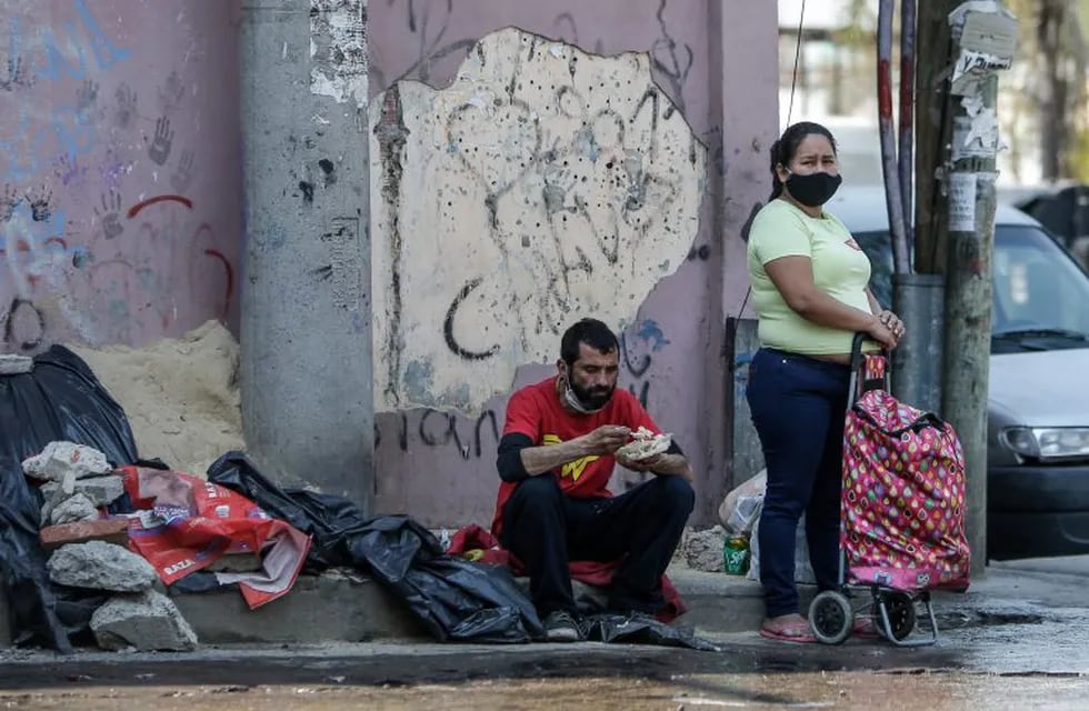 Para no ser pobre en la Capital Federal, una familia que alquila necesita $ 64.061. (Foto: Juan Ignacio Roncoroni/EFE)