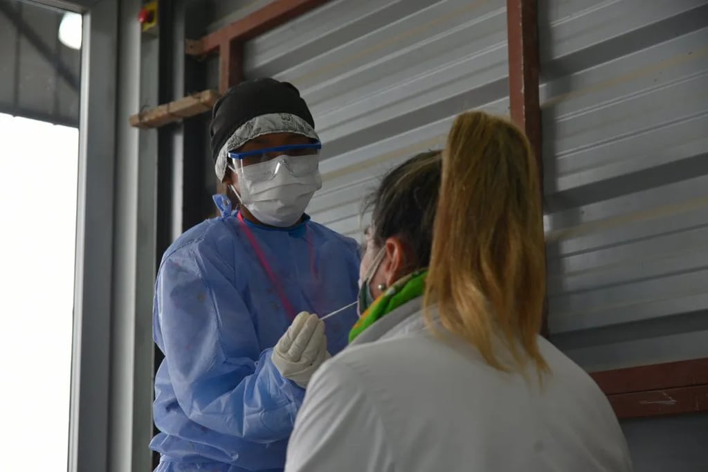 En siete días se detectó 700 nuevos casos de Covid-19 en la provincia de Jujuy, entre las personas que se sometieron a las pruebas disponibles en los centros de testeo.