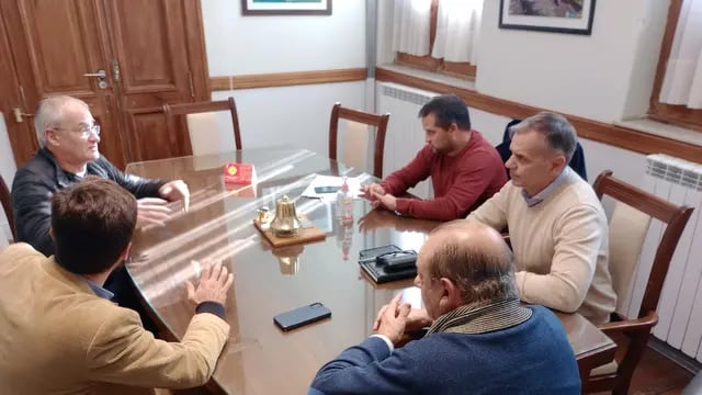 Tres Arroyos: Sánchez se reunió con integrantes de la Liga Regional de Fútbol
