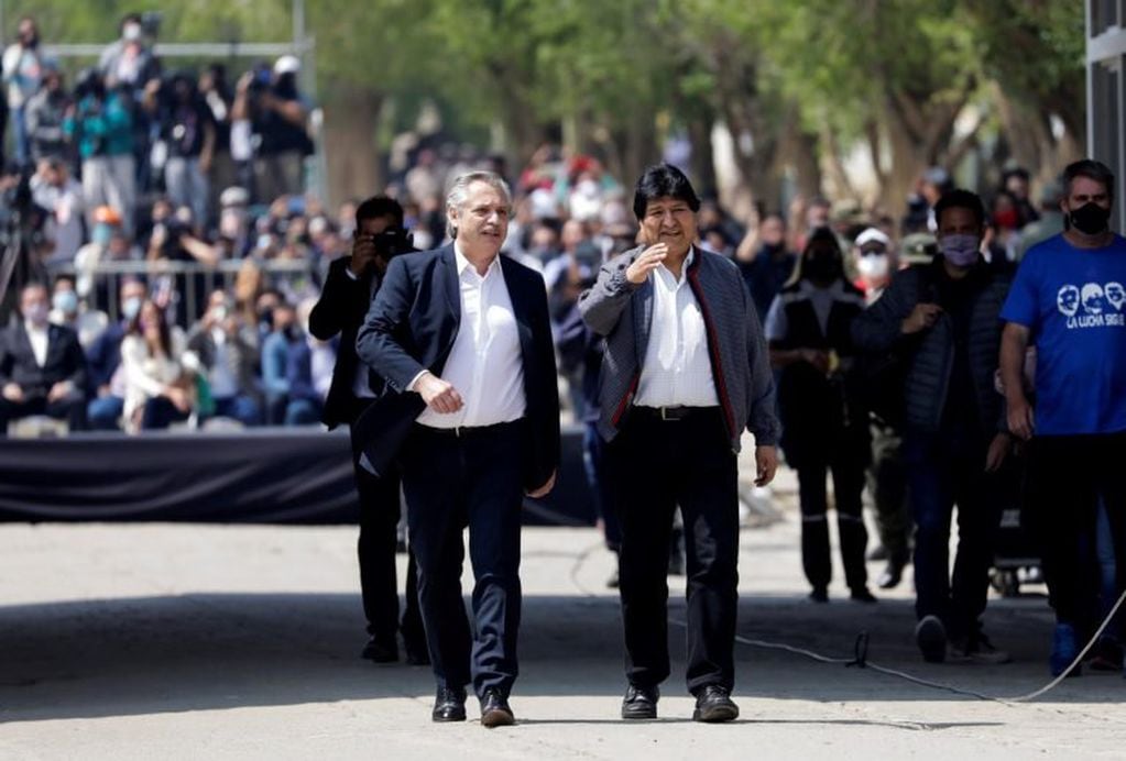 Evo Morales y Alberto Fernandez en la frontera con Bolivia. (Foto: REUTERS/Ueslei Marcelino)