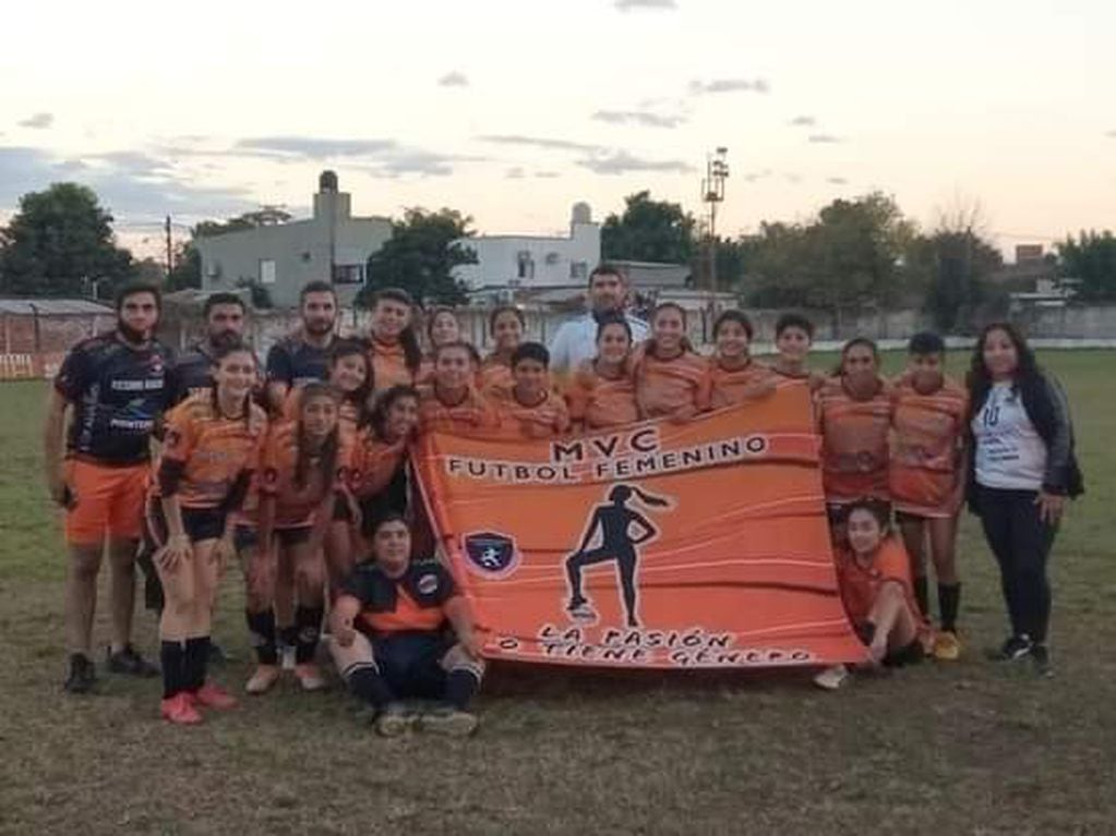 El equipo de fútbol femenino de Monteros Vóley ascendió a Primera en la LTF en su primera participación.