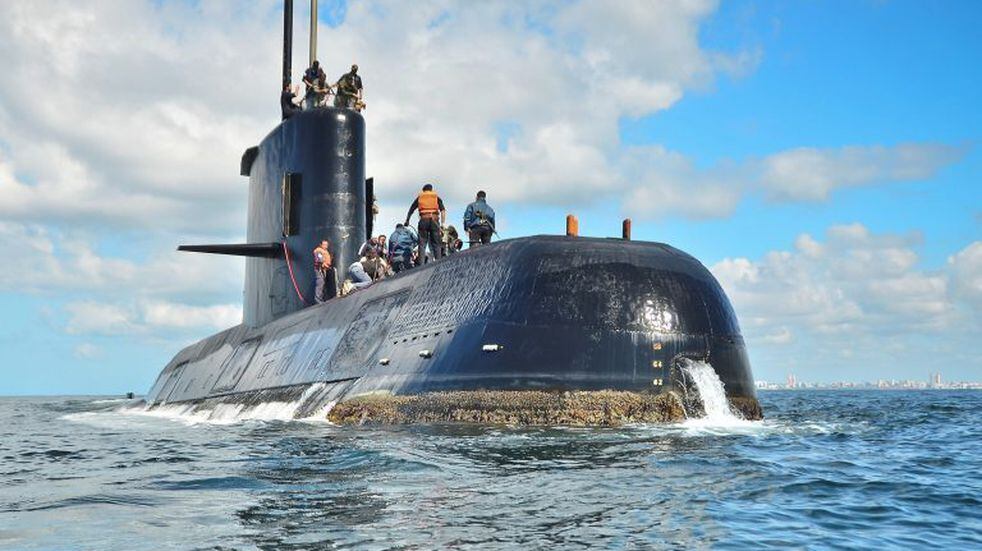 This undated file photo provided by the Argentine Navy shows the ARA San Juan, a German-built diesel-electric vessel, near Buenos Aires, Argentina. A ship from the Ocean Infinity company has walked back its announcement to stop searching for the submarine until Feb. 2019, and will continue on its search. (Argentina Navy via AP, File )   submarino ara san juan armada argentina submarino ara san juan