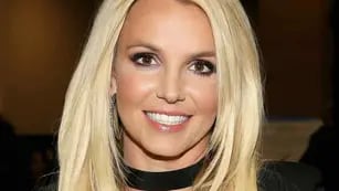 Vuelve el vestido vaquero que Britney Spears popularizó en los 2000
