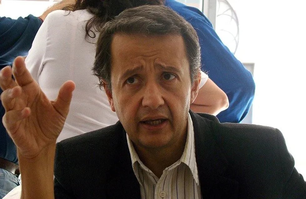 Carlos Del Frade en contra del apartamiento del fiscal Apullán .