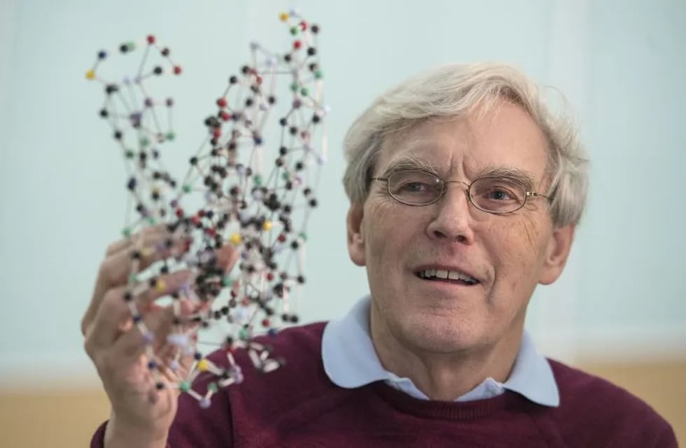 Molecular biologist and biophysicist Richard Henderson sits for a portrait, following the announcement that he is a joint winner of the 2017 Nobel Prize in Chemistry, at the MRC Laboratory of Molecular Biology in Cambridge, Britain October 4, 2017. REUTERS/Toby Melville     TPX IMAGES OF THE DAY