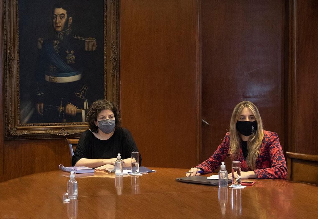 La ministra de Salud de la Nación, Carla Vizzotti, y la asesora presidencial, Cecilia Nicolini. (Foto: Presidencia)