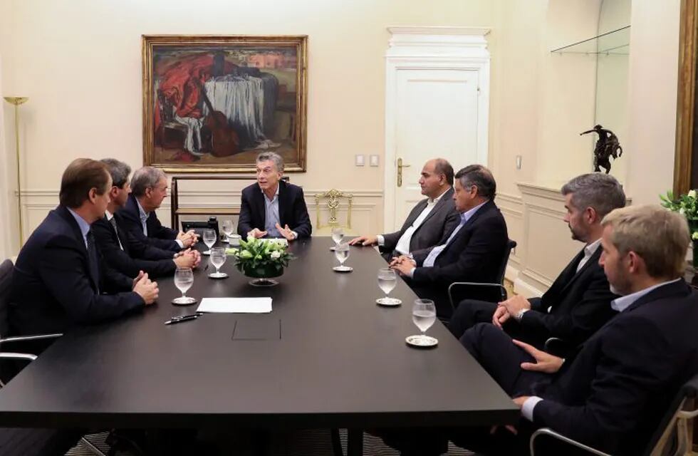 Mauricio Macri se reunió con cinco gobernadores provinciales no oficialistas.