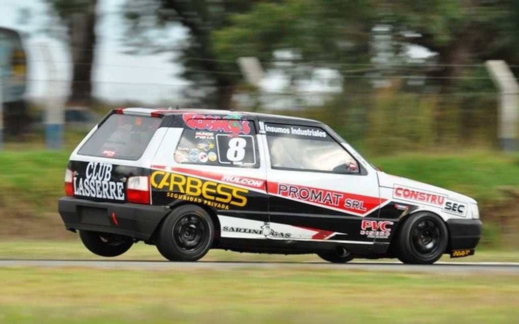 Lucas Garro en su Fiat 1