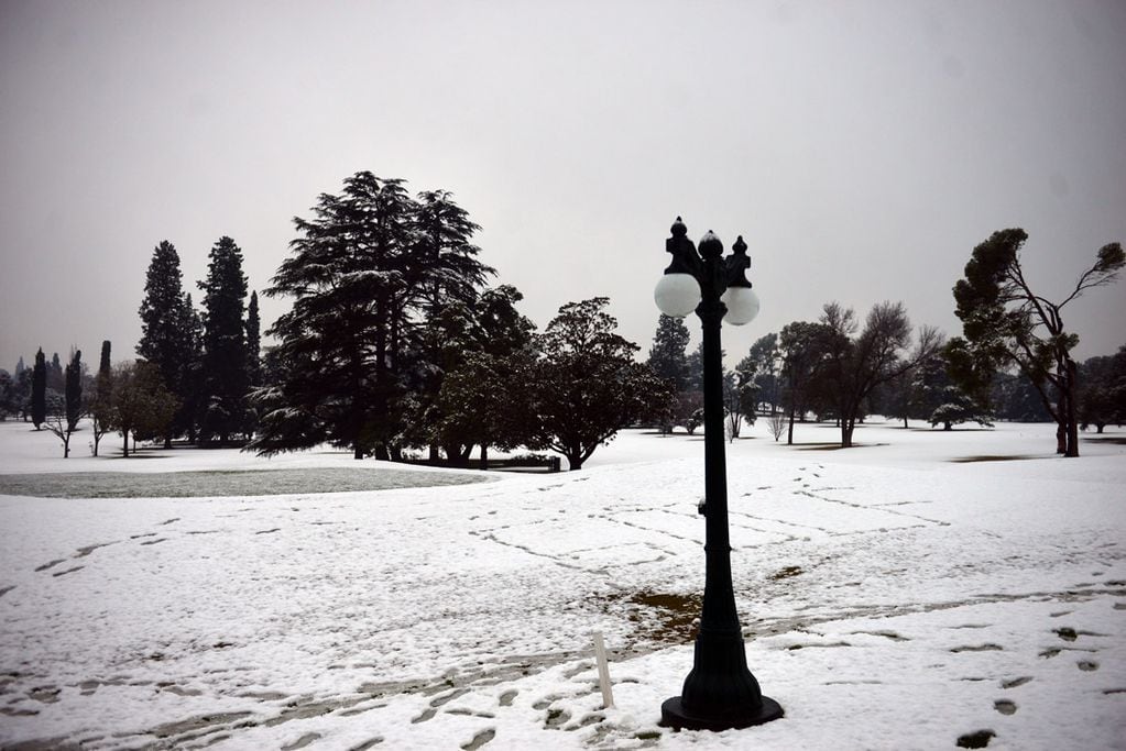 Una intensa nevada cayó en la provincia de Córdoba durante la noche y parte de la mañana del miércoles. 
Golf Club de Villa Allende (Nicolás Bravo)