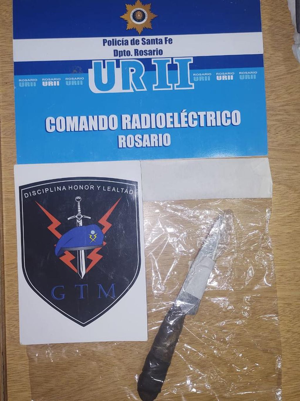 El Comando Radioeléctrico secuestró un cuchillo tras el arresto del principal sospechoso.