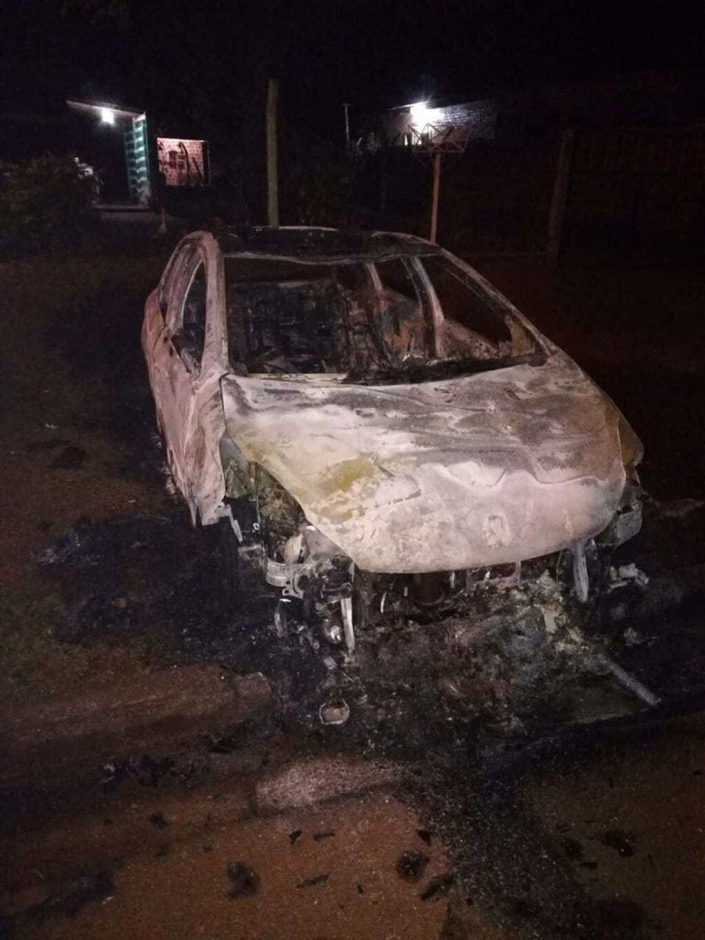 Le incendiaron el auto a un prefecturiano