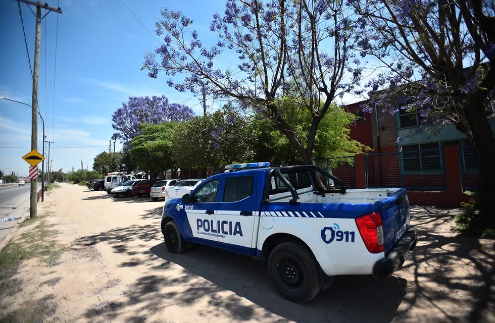 Un conflicto armado en la ciudad de Córdoba terminó con un policía herido.