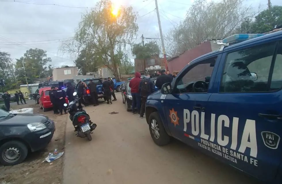 El auto denunciado por el crimen fue secuestrado en Chacabuco y Pasaje Villar tras una persecución.