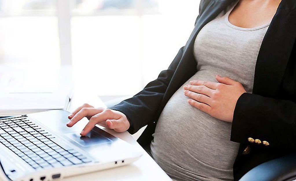 El proyecto propone extender las licencias para madres gestantes de 90 a 126 días. 