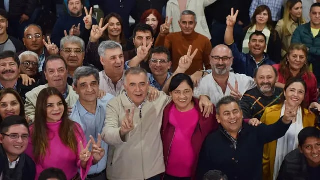 Reunión de dirigentes peronistas en Tucumán.