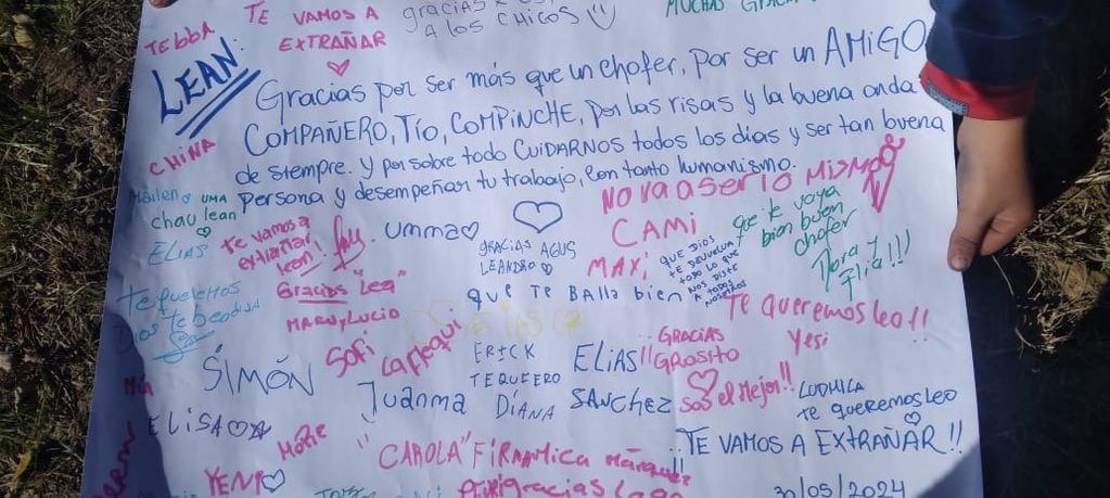 El letrero de los alumnos para el chofer de Biallet Massé.