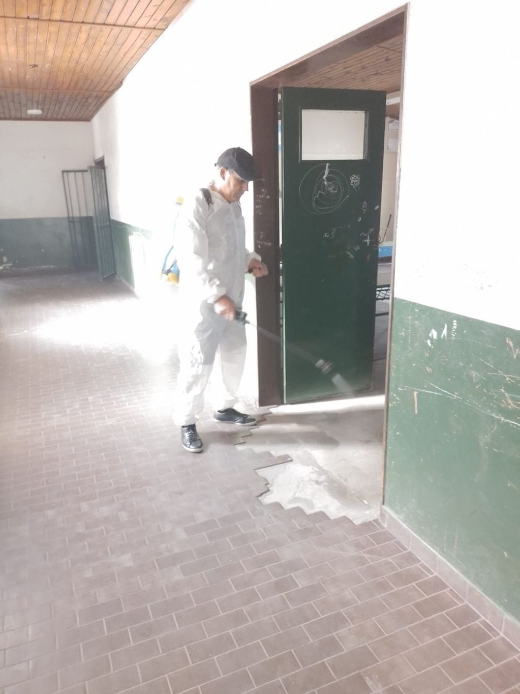 Desinfección de colegios en Gualeguaychú.