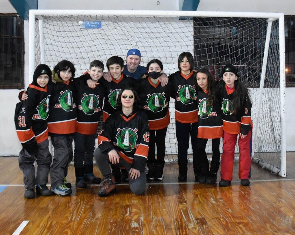 Copa del Fin del Mundo - Asociación Civil Escuela Metropolitana de Hockey sobre Hielo (ACEMHH) de Buenos Aires. 
