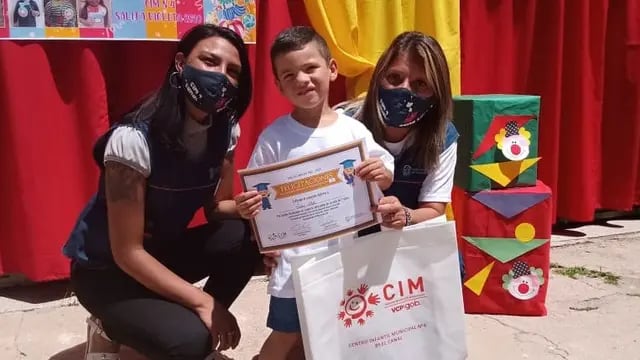 Los alumnos de los centros infantiles municipales de Carlos Paz recibieron sus diplomas