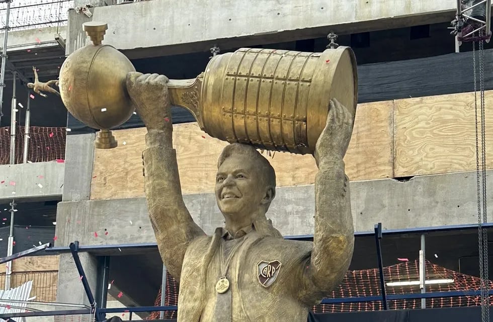 La estatua de Marcelo Gallardo.