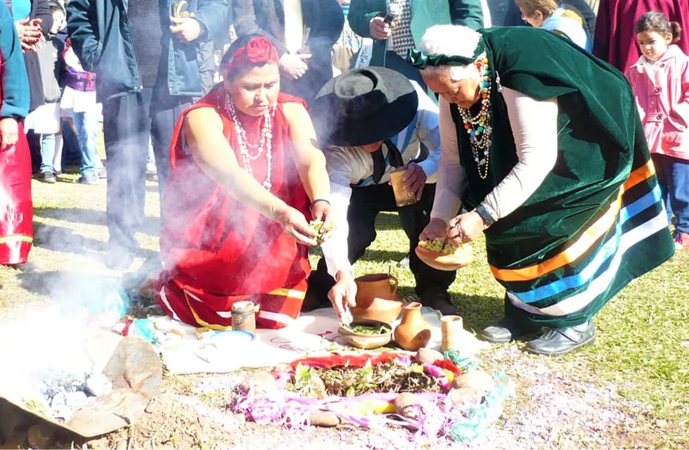 Las comunidades originarias de la región Yungas, en Jujuy, también realizan rituales para agradecer a la Pachamama en cada mes de agosto.