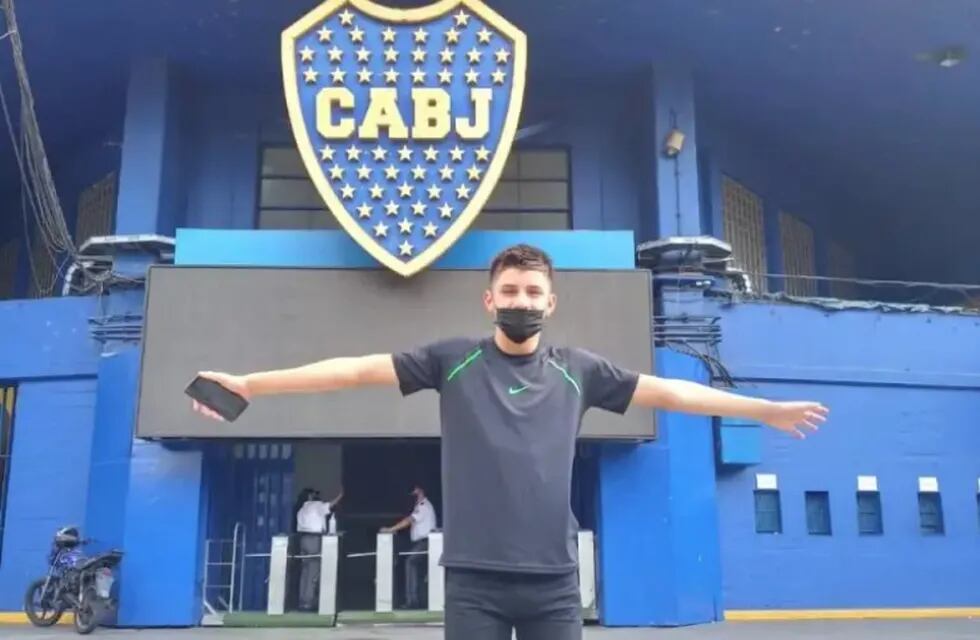 Matías Fuentes haciendo  realidad su sueño: jugar en Boca Juniors.