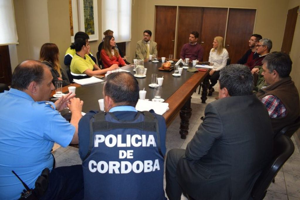 Reunión de autoridades en Municipalidad (Prensa Municipio)