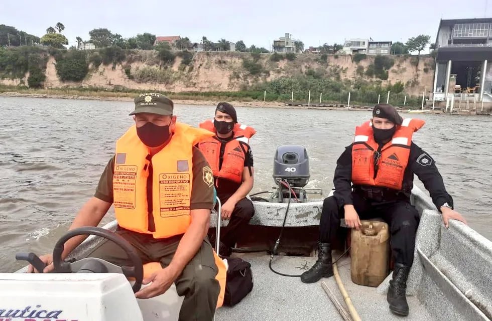 Guardia Rural Los Pumas realiza patrullajes en el río Paraná.